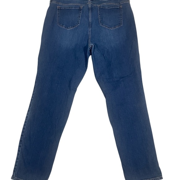 Torrid Vintage Stretch Boyfriend Straight Jeans Size 18T - Picture 2 of 8